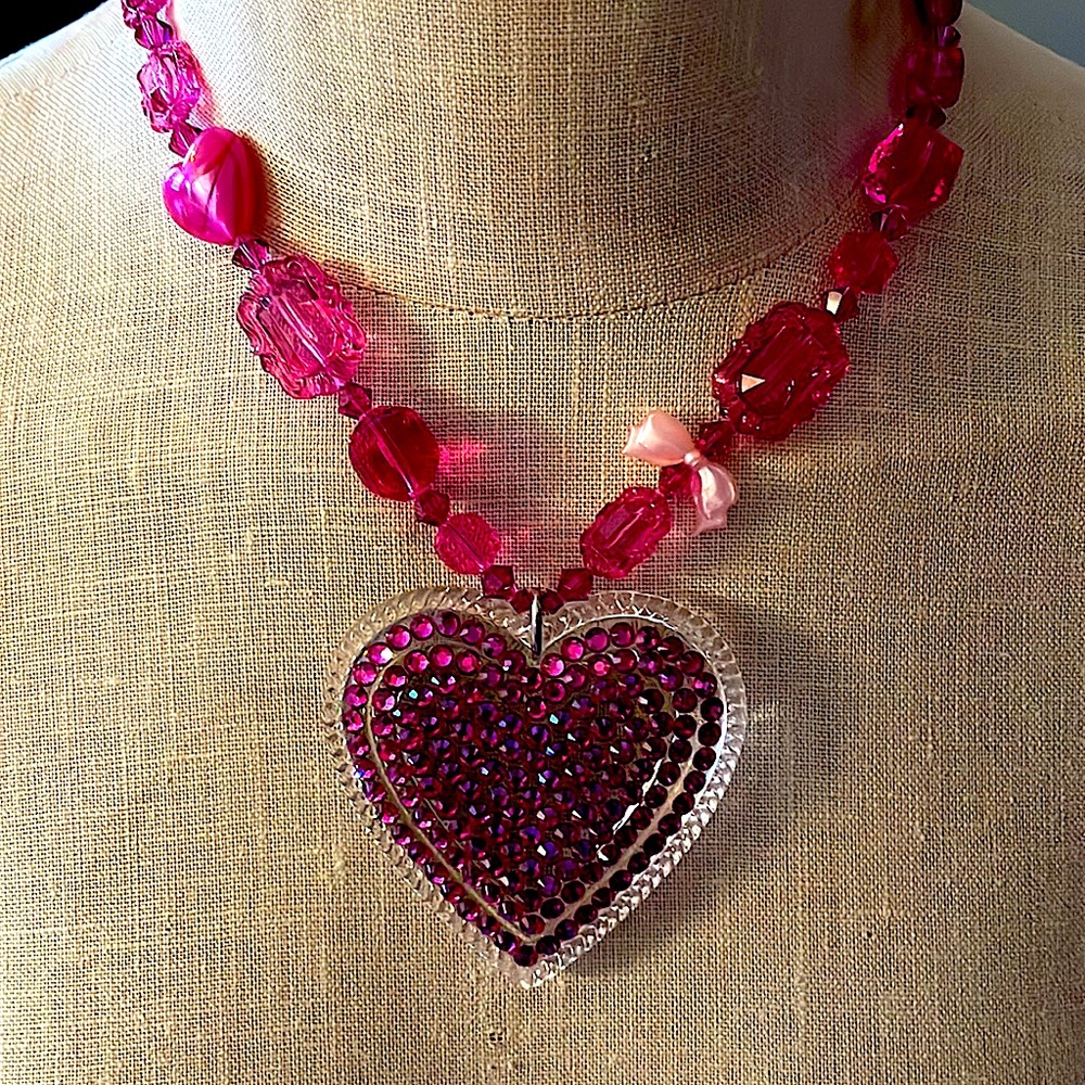 Tarina Tarantino pink Swarovski rhinestone Valentines Day heart necklace XL - Picture 17 of 17